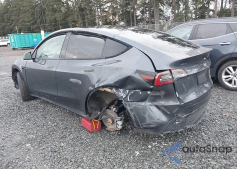 2022 Tesla Model Y Long Range Dual Motor All-Wheel Drive из США, поврежденный, VIN 7SAYGAEE8NF570624